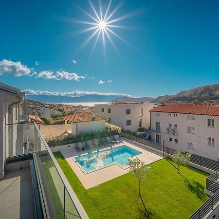 Poolside Apartments Anabella Башка Экстерьер фото