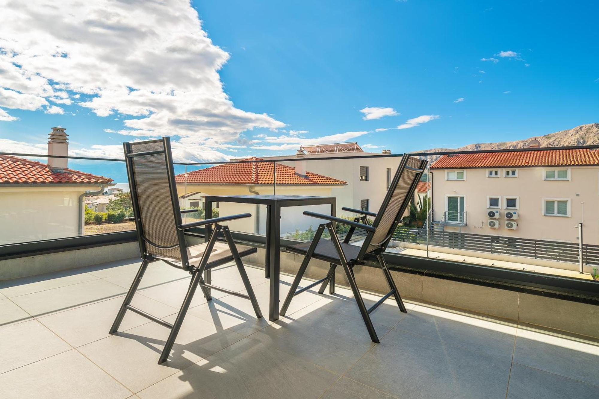 Poolside Apartments Anabella Башка Экстерьер фото